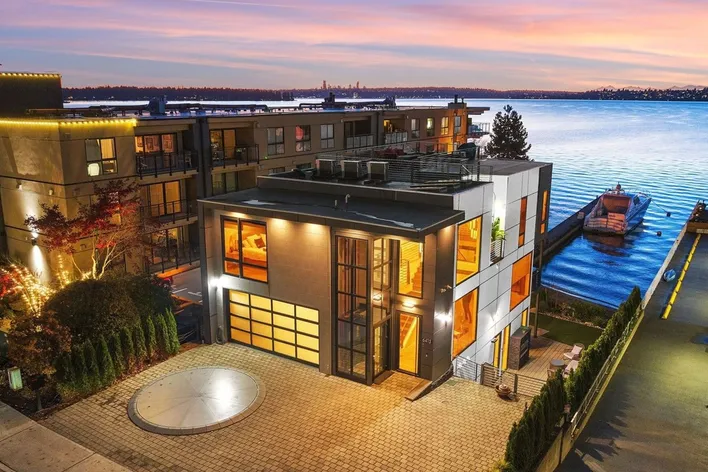 Kirkland Sea